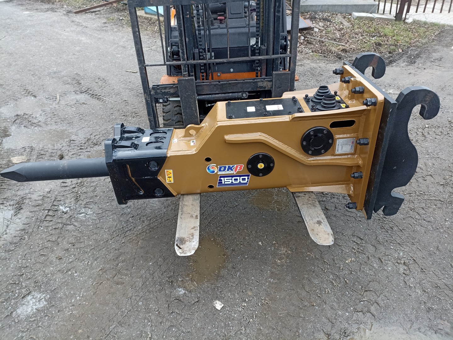 Młot hydrauliczny AKB